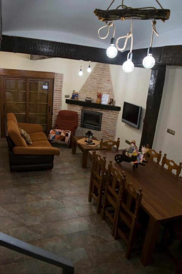 Vivienda Turistica El Caneco Tordesillas Exterior photo